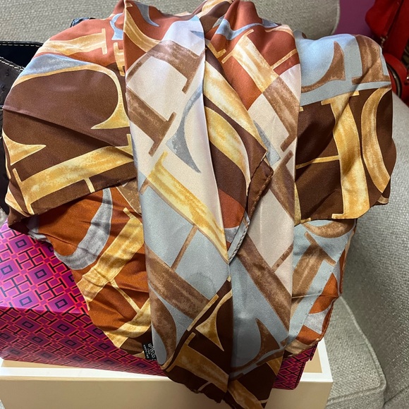 Carolina Herrera bag , Ostrich Bag, excellent condition. - Picture 6 of 12